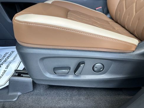 New 2026 Nissan Pathfinder Platinum AWD/4WD image 10
