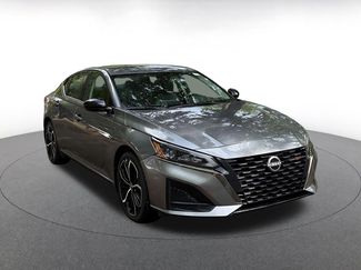 Used 2025 Nissan Altima 2.5 SR video 1