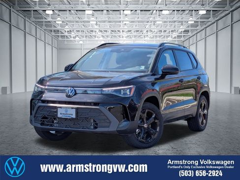 New 2026 Volkswagen Taos SE image 1