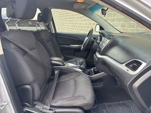 Used 2014 Dodge Journey SXT w/ Flexible Seating Group image 28