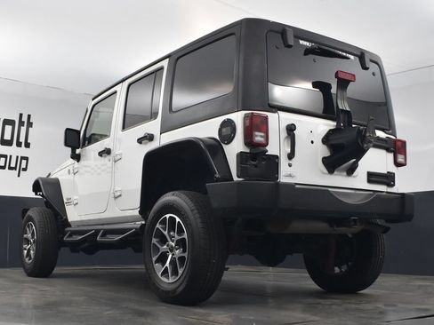 Used 2014 Jeep Wrangler Unlimited Rubicon w/ Connectivity Group AWD/4WD image 20