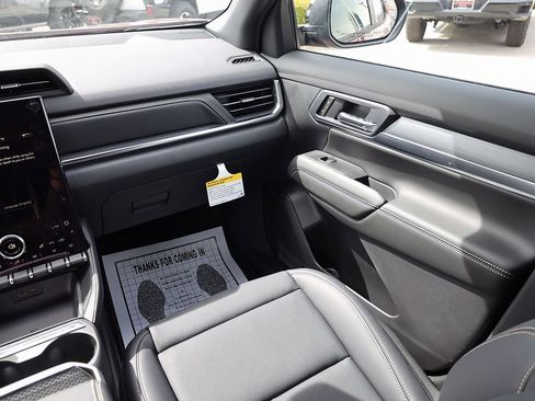 New 2025 GMC Terrain Elevation w/ Elevation Premium Package image 22