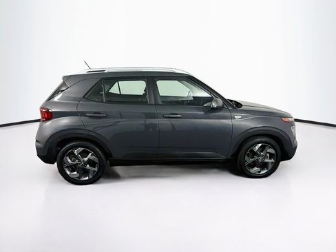 Used 2025 Hyundai Venue SEL FWD image 10