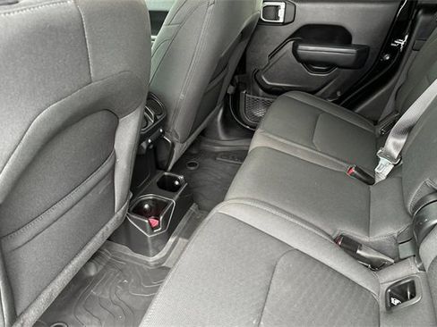 Certified 2022 Jeep Gladiator Willys image 15