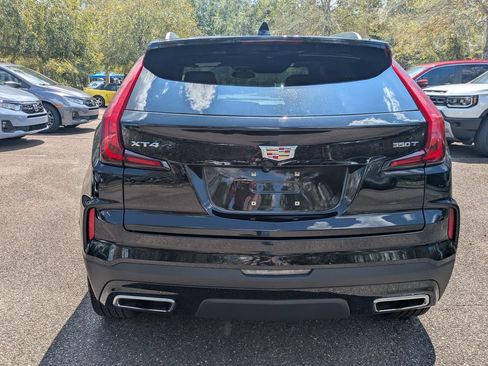 Used 2025 Cadillac XT4 Premium Luxury FWD image 4