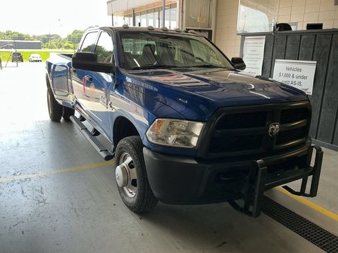 Used 2016 RAM 3500 Tradesman w/ Cold Weather Group AWD/4WD image 4