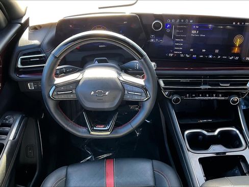 Certified 2024 Chevrolet Traverse RS w/ LPO, Floor Liner Package image 5