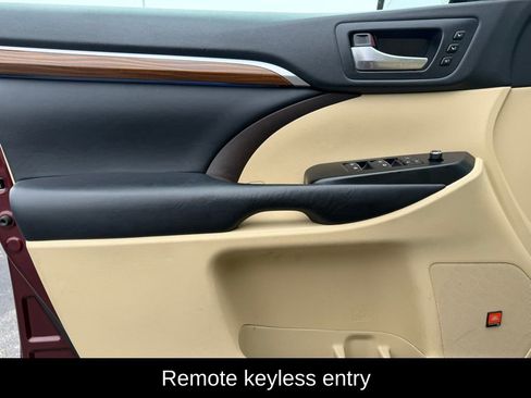 Used 2018 Toyota Highlander Limited Platinum image 5