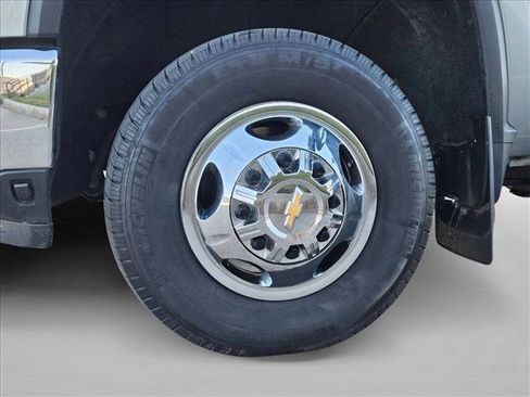 Used 2024 Chevrolet Silverado 3500 LT w/ Convenience Package image 24