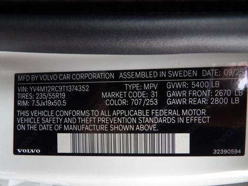 New 2026 Volvo XC60 B5 Plus w/ Protection Package Premier AWD/4WD image 31