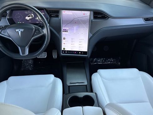 Used 2020 Tesla Model X Performance image 12