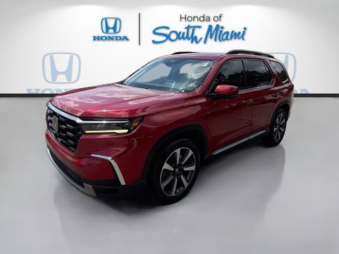 Certified 2023 Honda Pilot Touring image 3