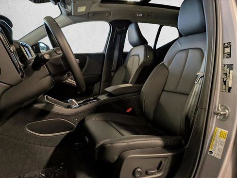 New 2026 Volvo XC40 B5 Ultra w/ Climate Package image 4