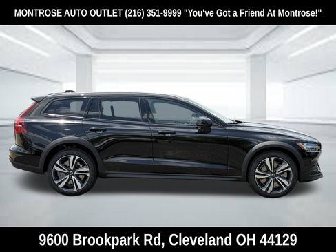 New 2026 Volvo V60 B5 Cross Country Plus w/ Protection Package Premier AWD/4WD image 6