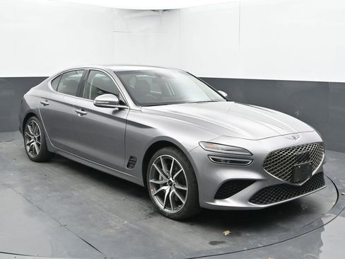 Used 2025 Genesis G70 2.5T image 3