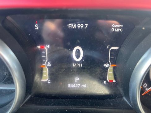 Used 2023 Jeep Wrangler Unlimited Rubicon w/ Cold Weather Group AWD/4WD image 6