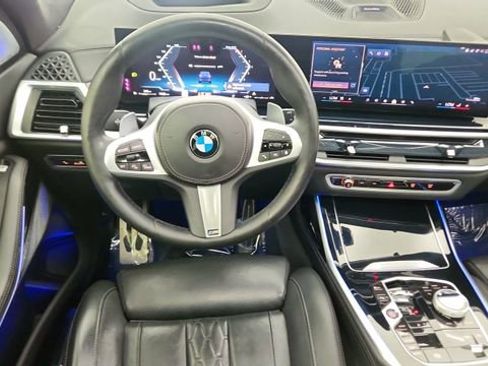 Used 2024 BMW X7 xDrive40i w/ Executive Package image 40