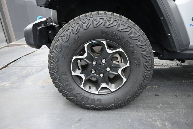 Used 2023 Jeep Wrangler Unlimited Rubicon 4xe w/ Cold Weather Group AWD/4WD image 38