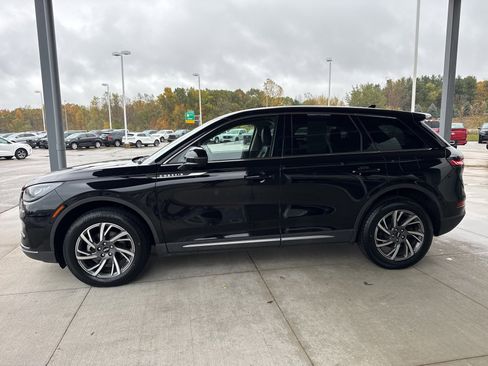 Used 2023 Lincoln Corsair AWD w/ Equipment Group 101A image 3