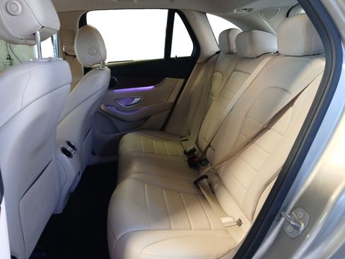 Used 2021 Mercedes-Benz GLC 300 4MATIC image 13