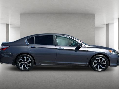 Used 2017 Honda Accord EX image 3