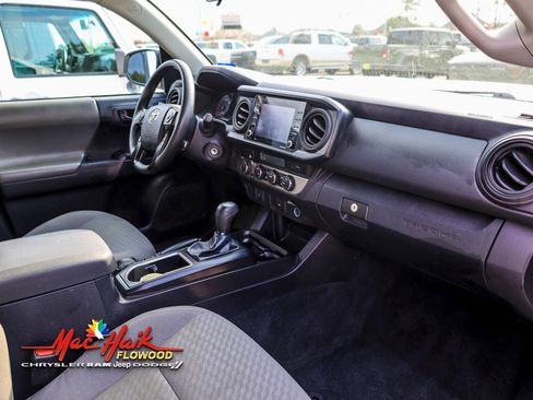 Used 2022 Toyota Tacoma SR image 3