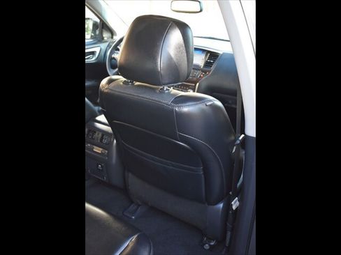 Used 2015 Nissan Pathfinder Platinum AWD/4WD image 29