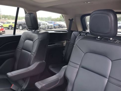 Used 2024 Lincoln Aviator AWD w/ Premium Package image 15