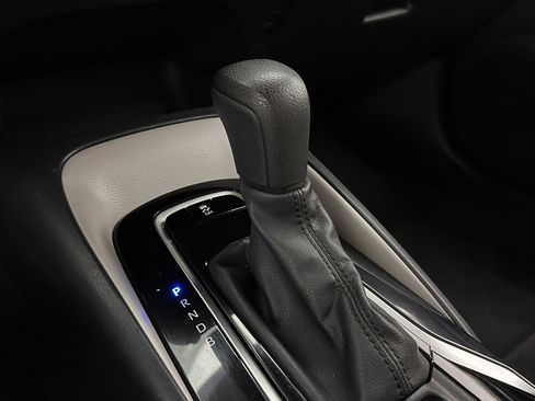 Used 2021 Toyota Corolla LE image 13