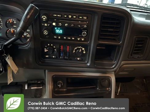 Used 2004 Chevrolet Tahoe Z71 w/ Z71 Preferred Equipment Group AWD/4WD image 23