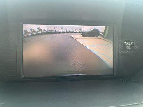 Used 2011 Honda Pilot Touring image 21
