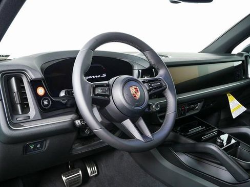 New 2026 Porsche Cayenne S image 4