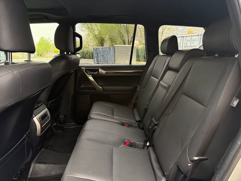 Used 2020 Lexus GX 460 Premium w/ Premium Package AWD/4WD image 29