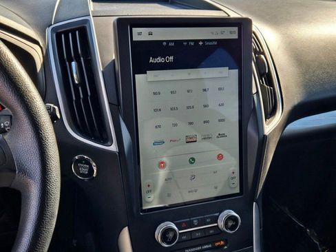 Certified 2024 Ford Edge SE w/ Black Appearance Package image 23