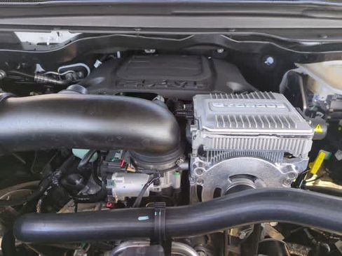 New 2026 RAM 1500 Laramie w/ Night Edition AWD/4WD image 14