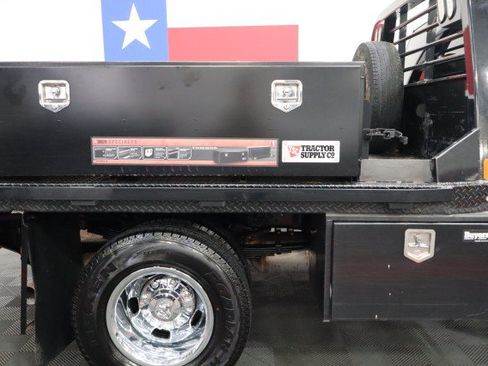 Used 2022 RAM 3500 Tradesman w/ Chrome Appearance Group AWD/4WD image 28