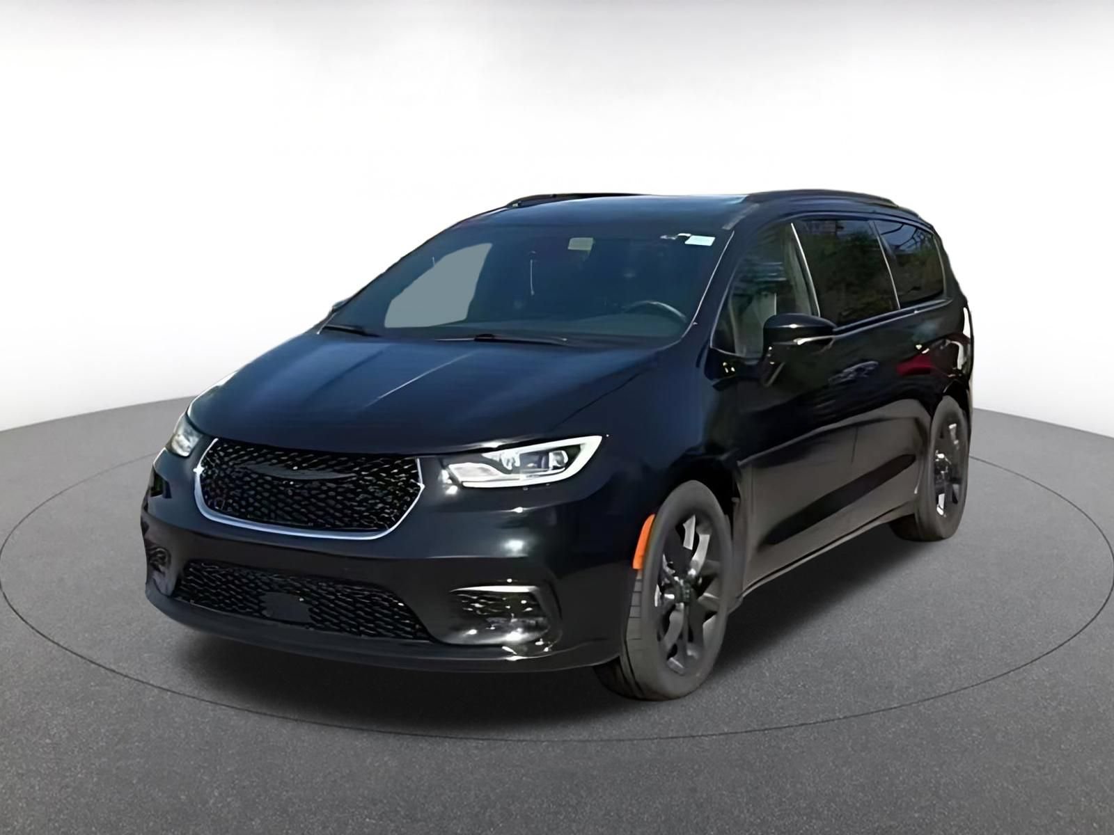 Used 2025 Chrysler Pacifica Limited FWD image 6