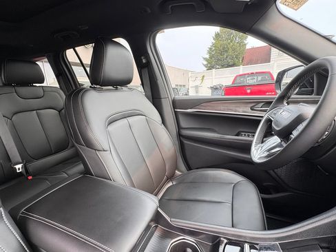 New 2026 Jeep Grand Cherokee Limited w/ Limited Altitude Package AWD/4WD image 20
