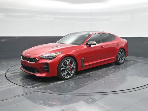 Used 2021 Kia Stinger GT2 image 1