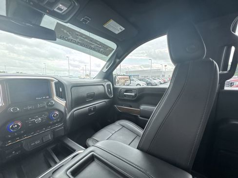 Used 2021 Chevrolet Silverado 1500 High Country image 11