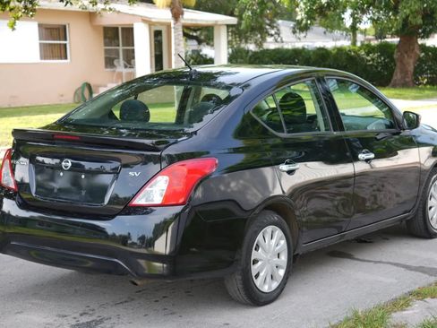 Used 2019 Nissan Versa SV FWD image 7