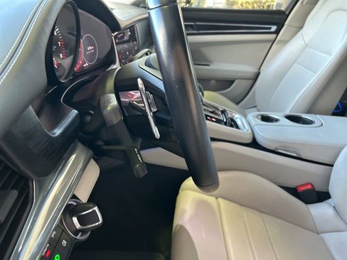 Used 2022 Porsche Panamera Platinum Edition image 41