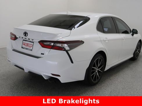Used 2024 Toyota Camry SE image 7