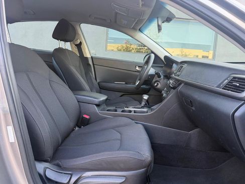 Used 2016 Kia Optima LX FWD image 23