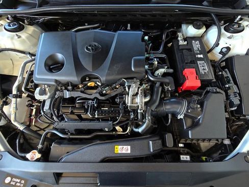 Used 2018 Toyota Camry LE FWD image 21