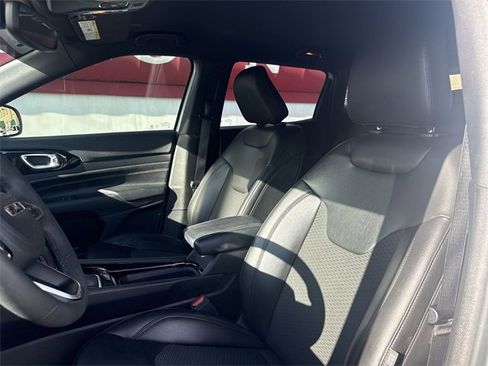 Used 2022 Jeep Compass Altitude image 11