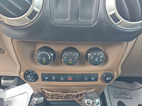Used 2012 Jeep Wrangler Rubicon w/ Dual Top Group AWD/4WD image 25