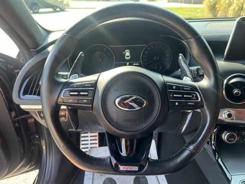 Used 2021 Kia Stinger GT2 image 19