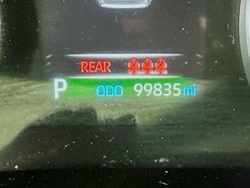 Used 2019 Toyota RAV4 XLE Premium image 31