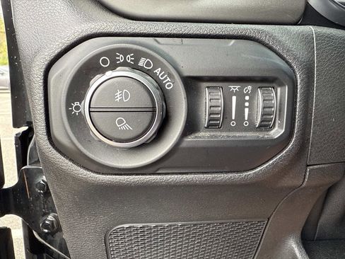 Used 2021 Jeep Gladiator Overland w/ Safety Group image 28